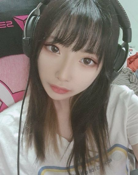 女人精69xxxxxx免费的_BD韩语免费高清观看