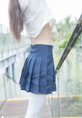 老女人另类吃嫩草_高清免费在线播放
