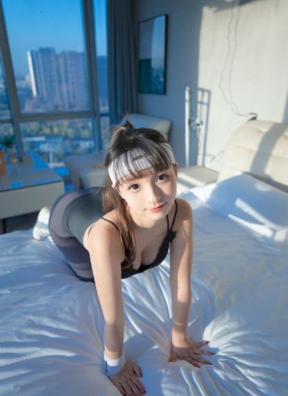 美女光屁股让男人玩_超清免费观看