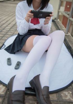 亚洲精品久久久蜜桃棋牌_剧情片在线观看视频